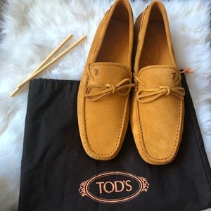 Brand new Tod men suede driving shoes in size 7